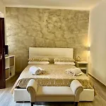 Marand House * روما