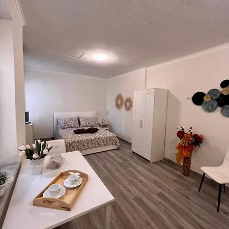 Marand House Roma